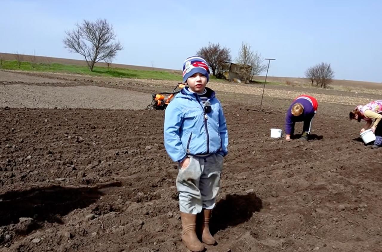 Мальчик из мема "Скоро вже буде Паска" вырос, и вот как он выглядит сейчас (фото)