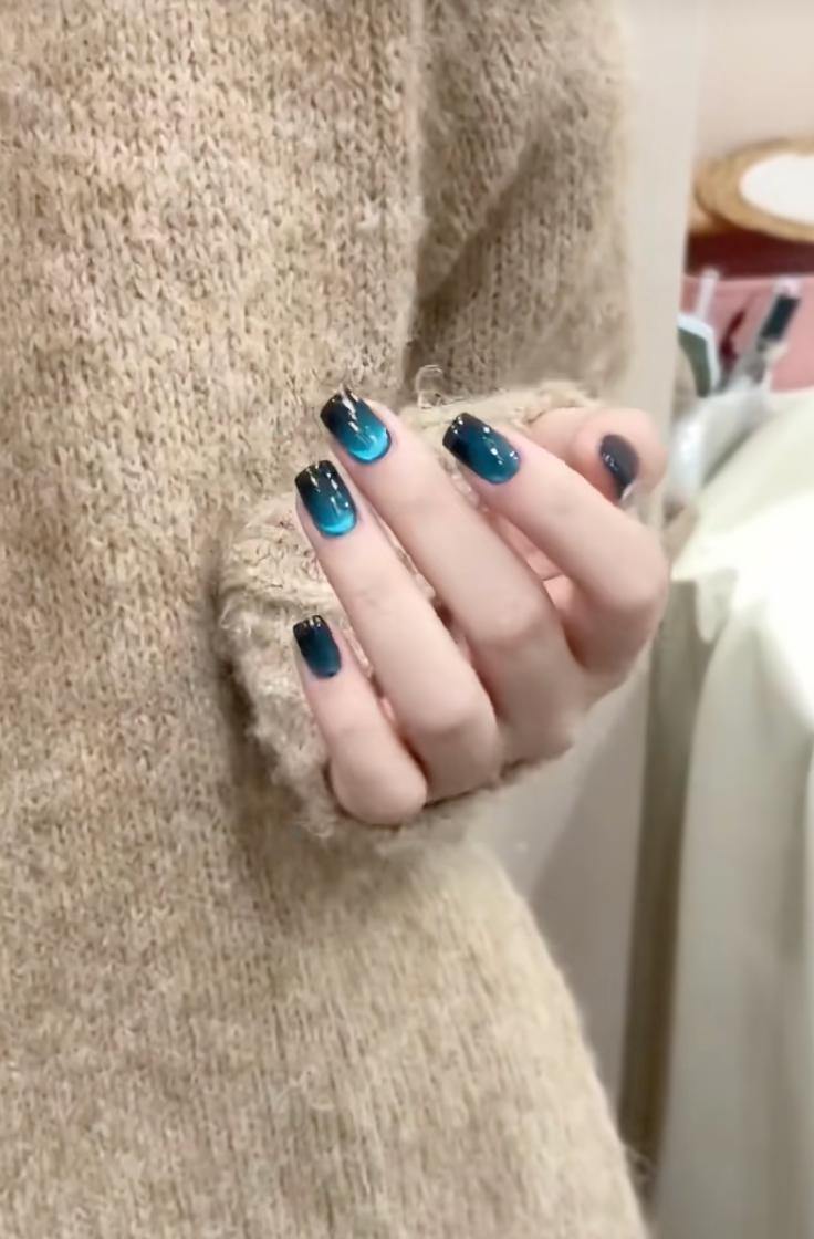 Трендовий манікюр "котяче око", який хочеться повторити: 5 стильних ідей для яскравої осені