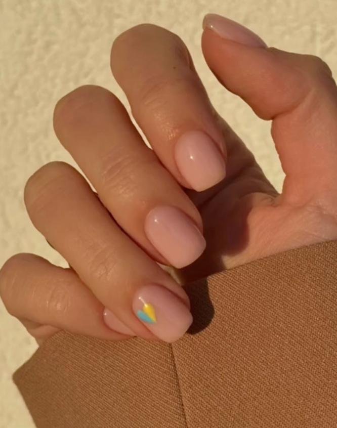 Патріотичний манікюр: 5 неймовірних дизайнів, які захочеться показати всім (фото)