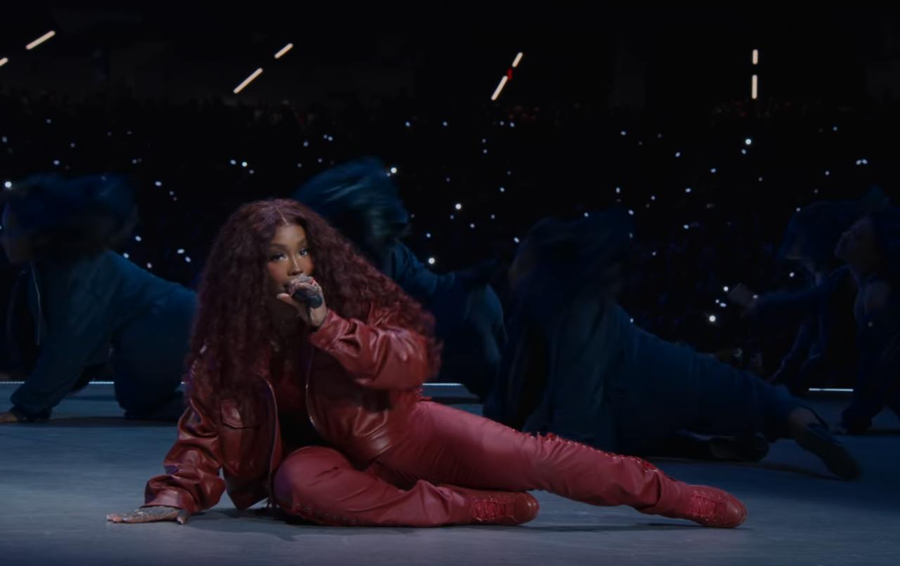 Супербоул 2025: Кендрік Ламар вразив яскравим виступом з SZA, Сереною Вільямс та Семюелем Л. Джексоном