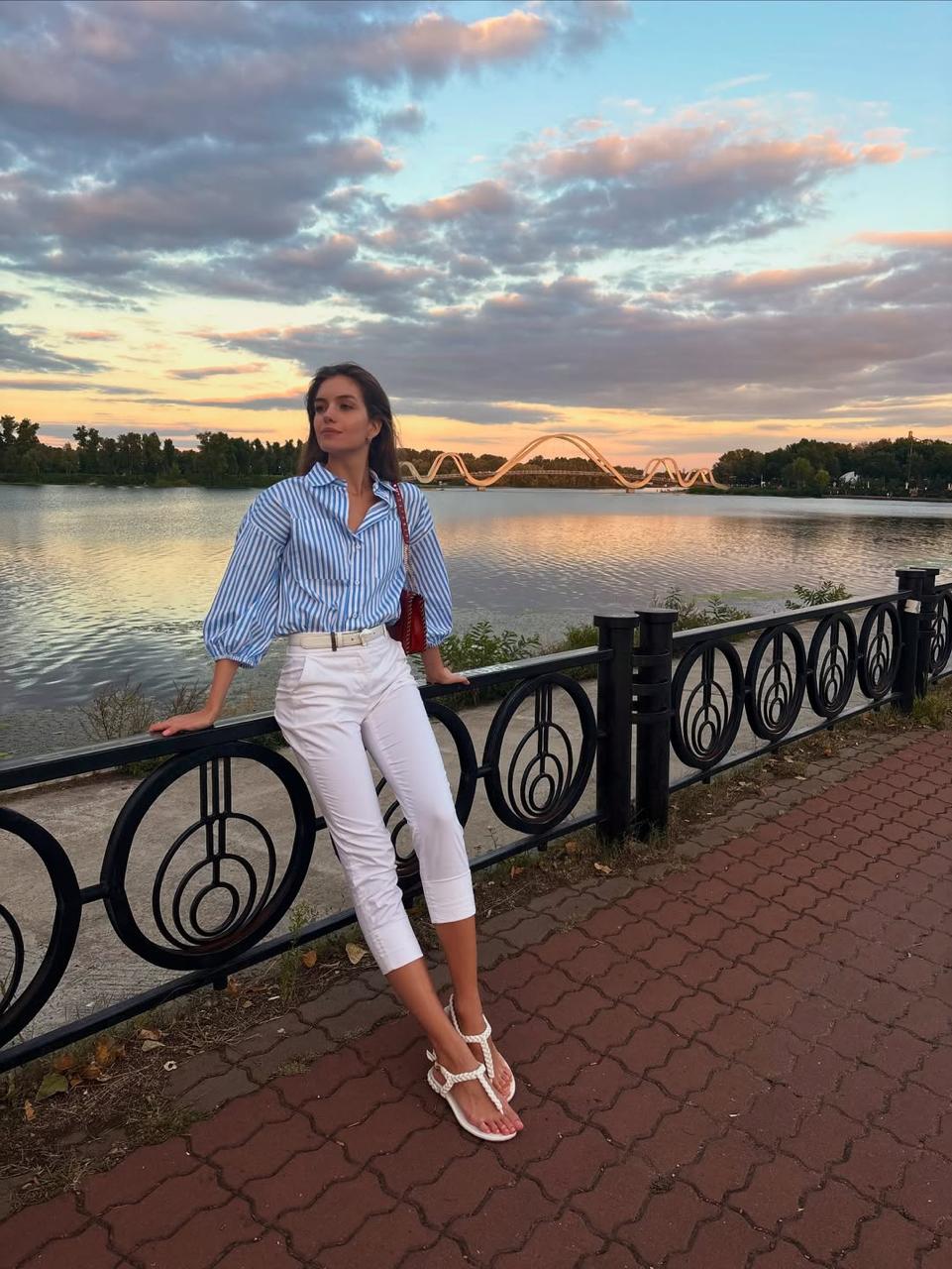 5 стильних "луків" колишньої Комарова, які вразять всіх: з сукнею, штанами чи спідницею