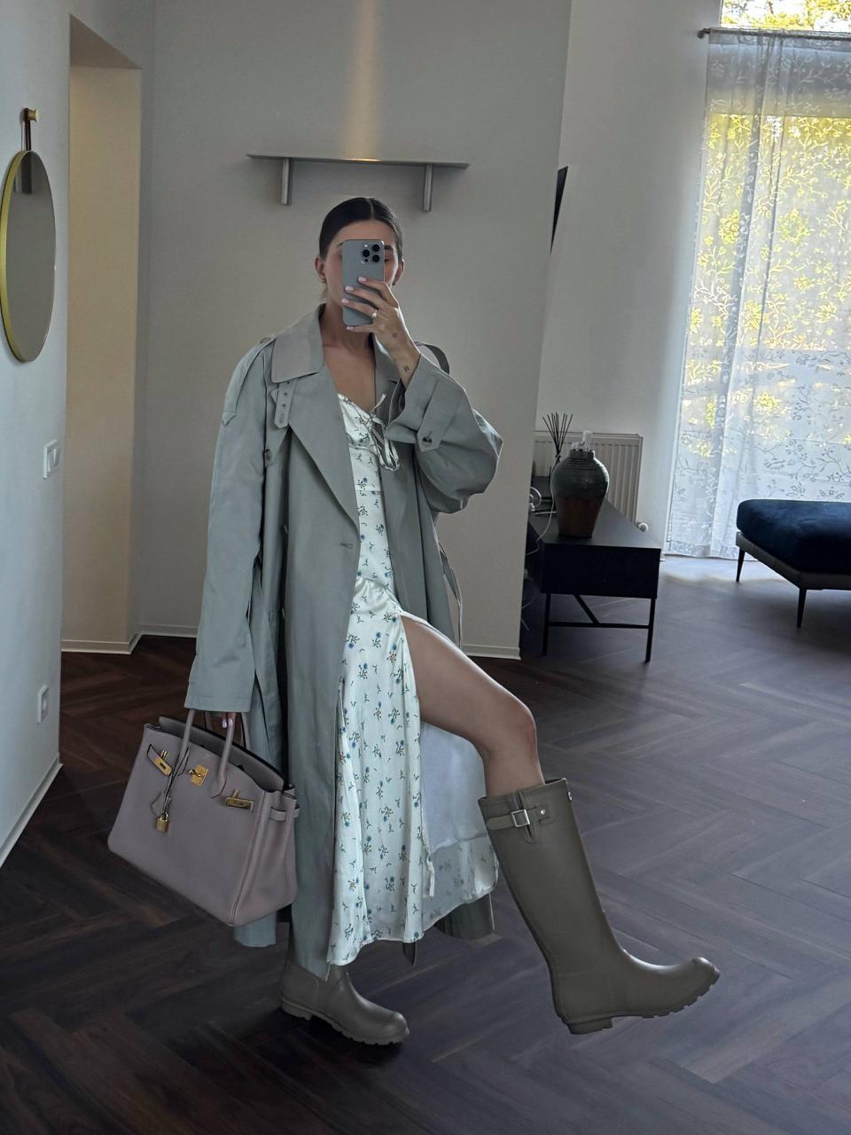 За цим взуттям "полюють" всі модниці: як носити "козаки" і гумові чоботи восени