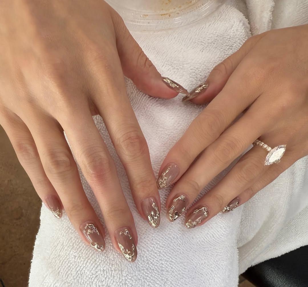 Маникюр Селены Гомес: три дизайна, с которыми каждая станет звездой