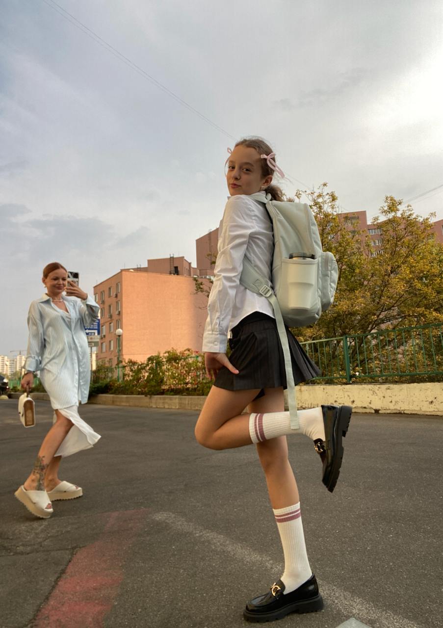 Ніби сестри! 12-річна донька Ольги Атанасової дебютувала на сцені разом з мамою-акторкою (фото)