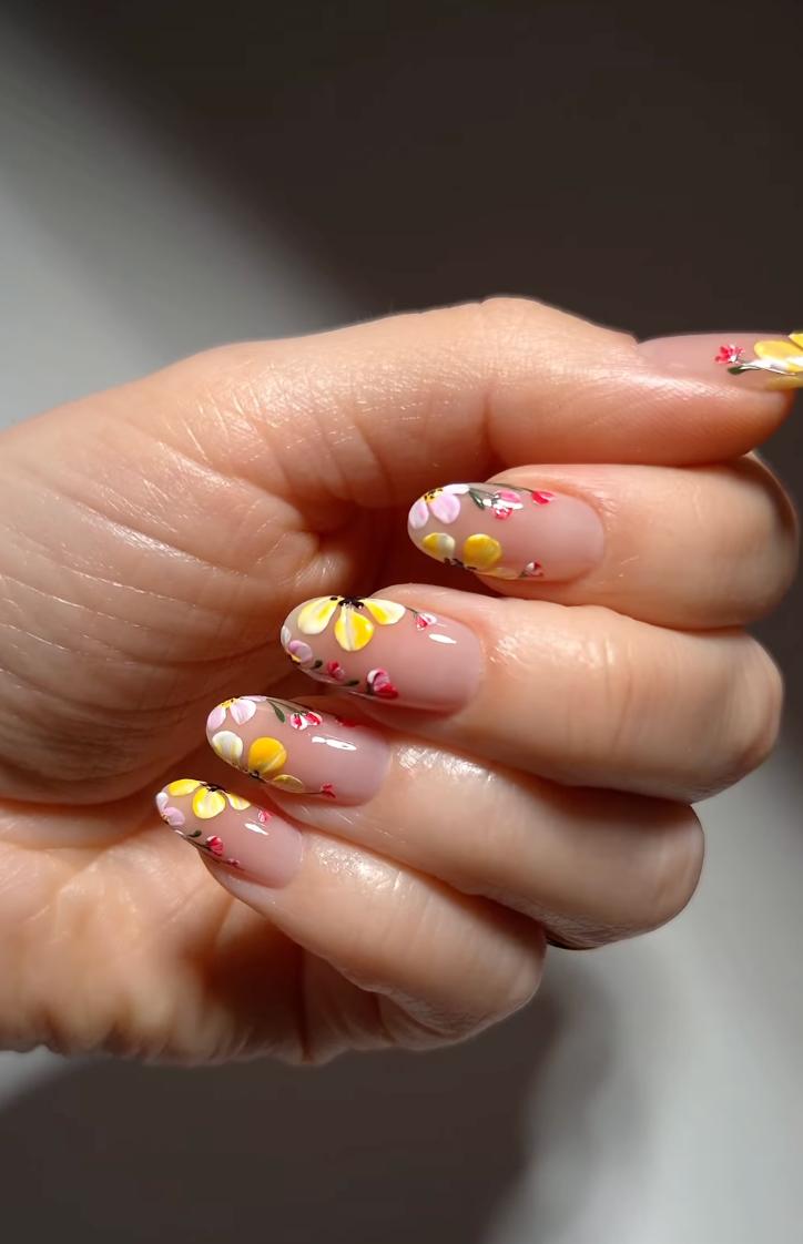 Весняний манікюр, з яким ви будете "зіркою номер 1": 5 дофамінових дизайнів