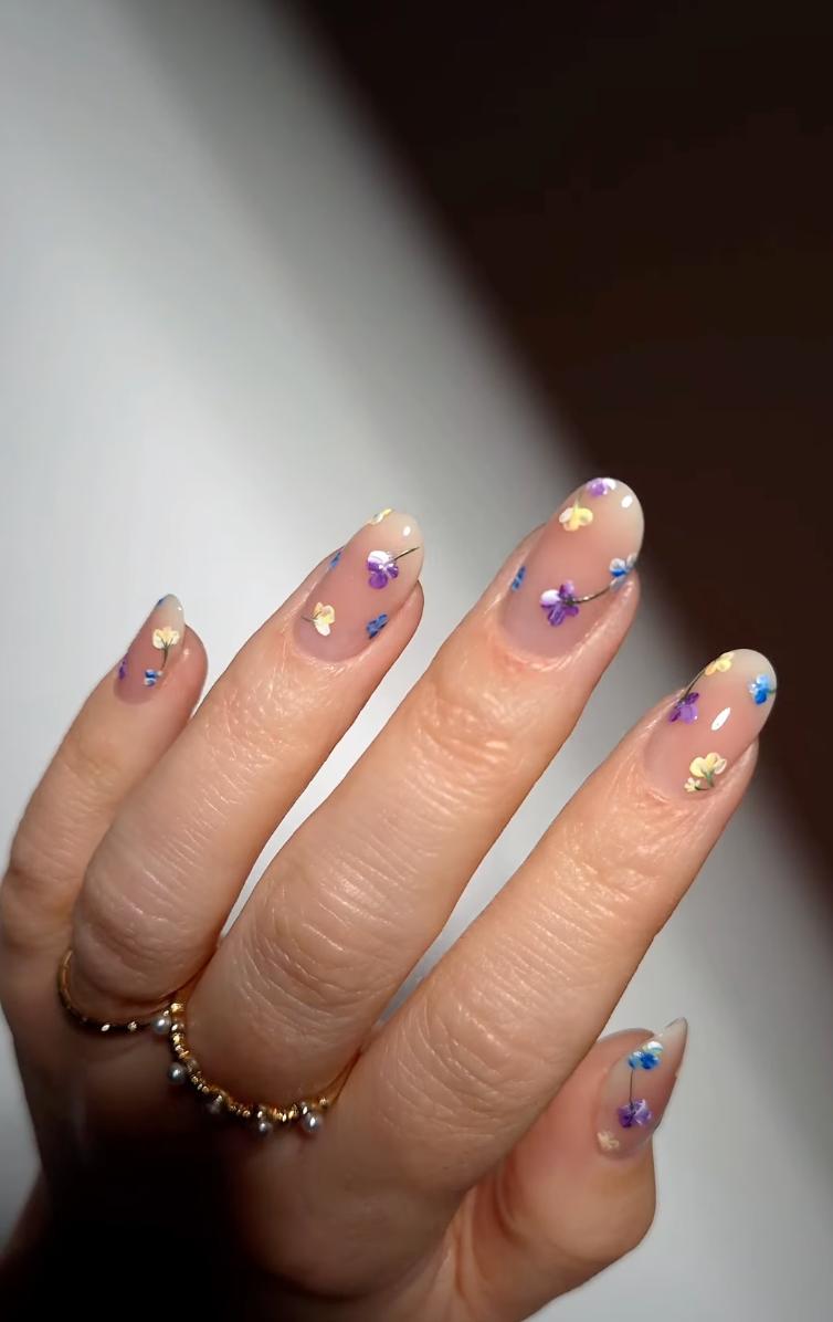 Весняний манікюр, з яким ви будете "зіркою номер 1": 5 дофамінових дизайнів