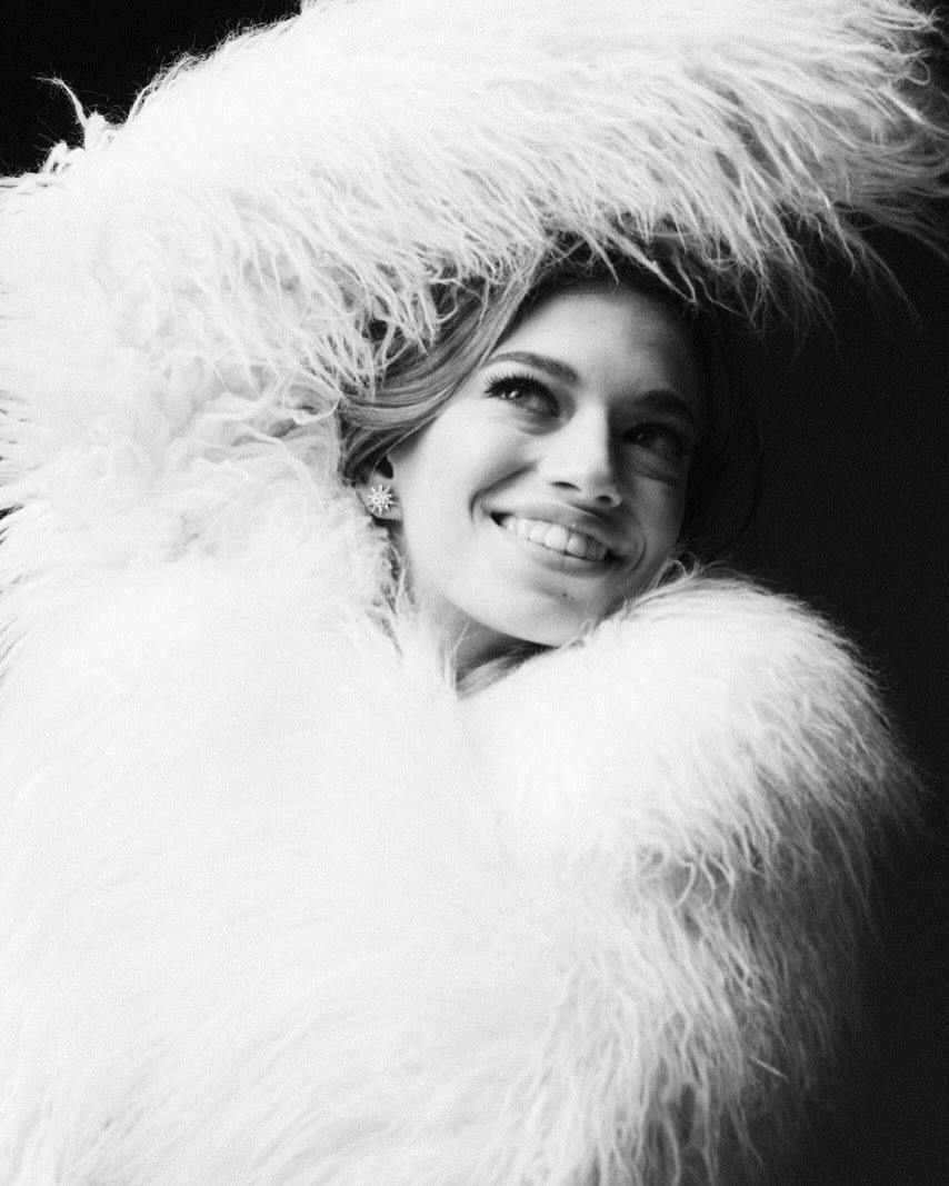 Брежнєва показала молодшу доньку на рідкісних фото. Їй вже 15 і в це важко повірити