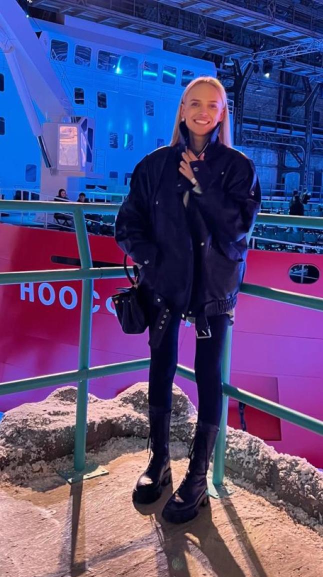 Тепло і стильно: Мірошніченко і Готочкіна показали осінні "луки", які легко зібрати