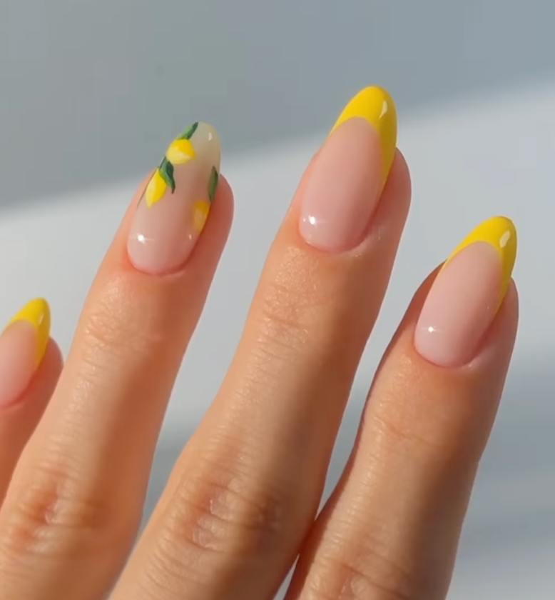 Грошовий манікюр на квітень. Ці трендові дизайни притягнуть багатство, ніби магніт (фото)