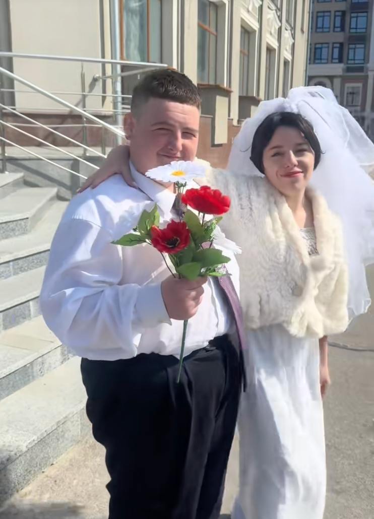 Інформатик з "Вагітна у 16" записав відео з фронту та зробив заяву про скандальне шоу