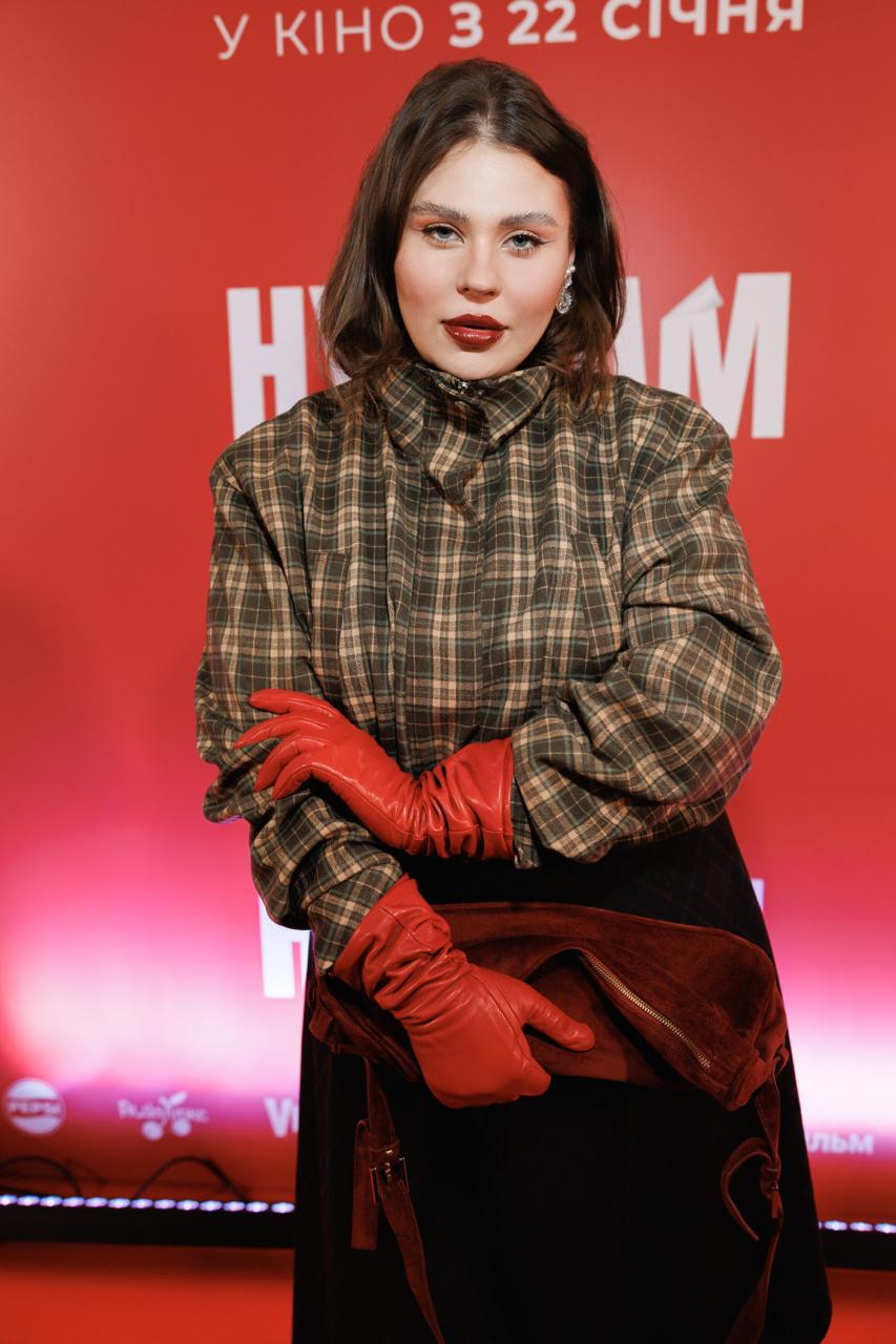 І на роботу, і на вечірку: модні "луки" від Кравець, Кузнєцової та інших зірок, які легко повторити