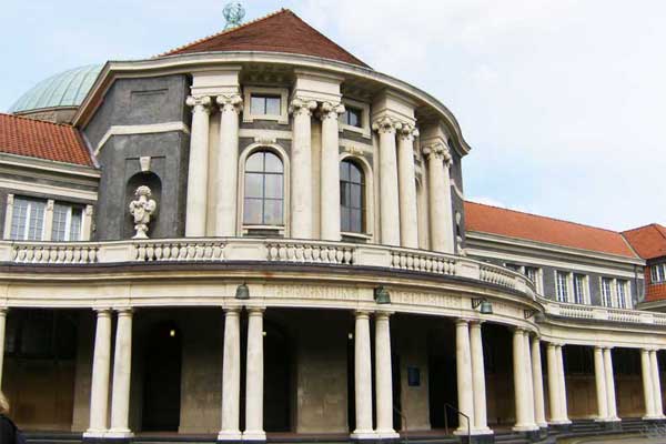 Украинцы могут бесплатно учиться в университетах Германии: как подать документы