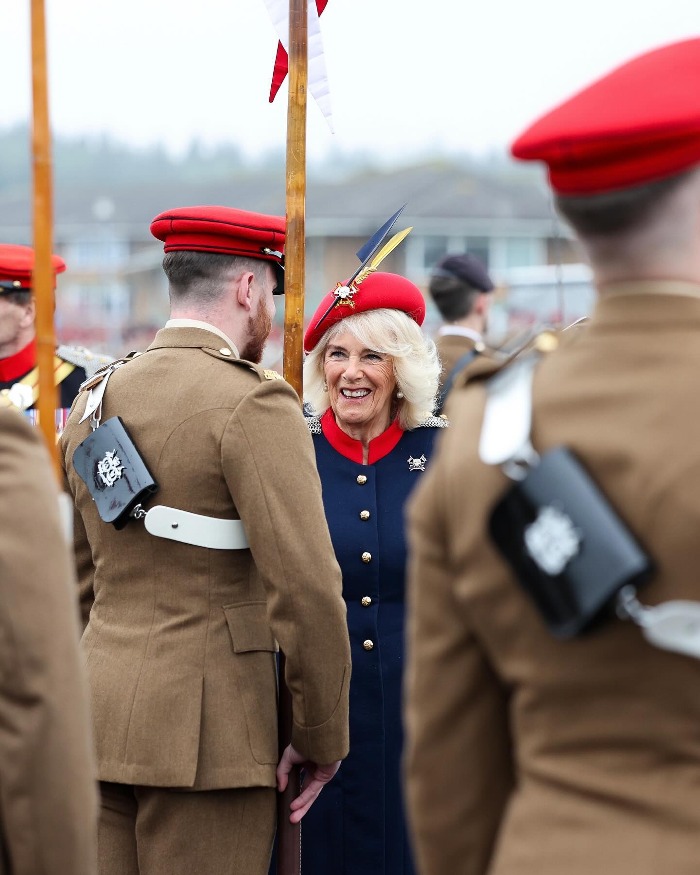 Королева Камілла приміряла на себе брошку Єлизавети II для важливої родинної події :про що мова