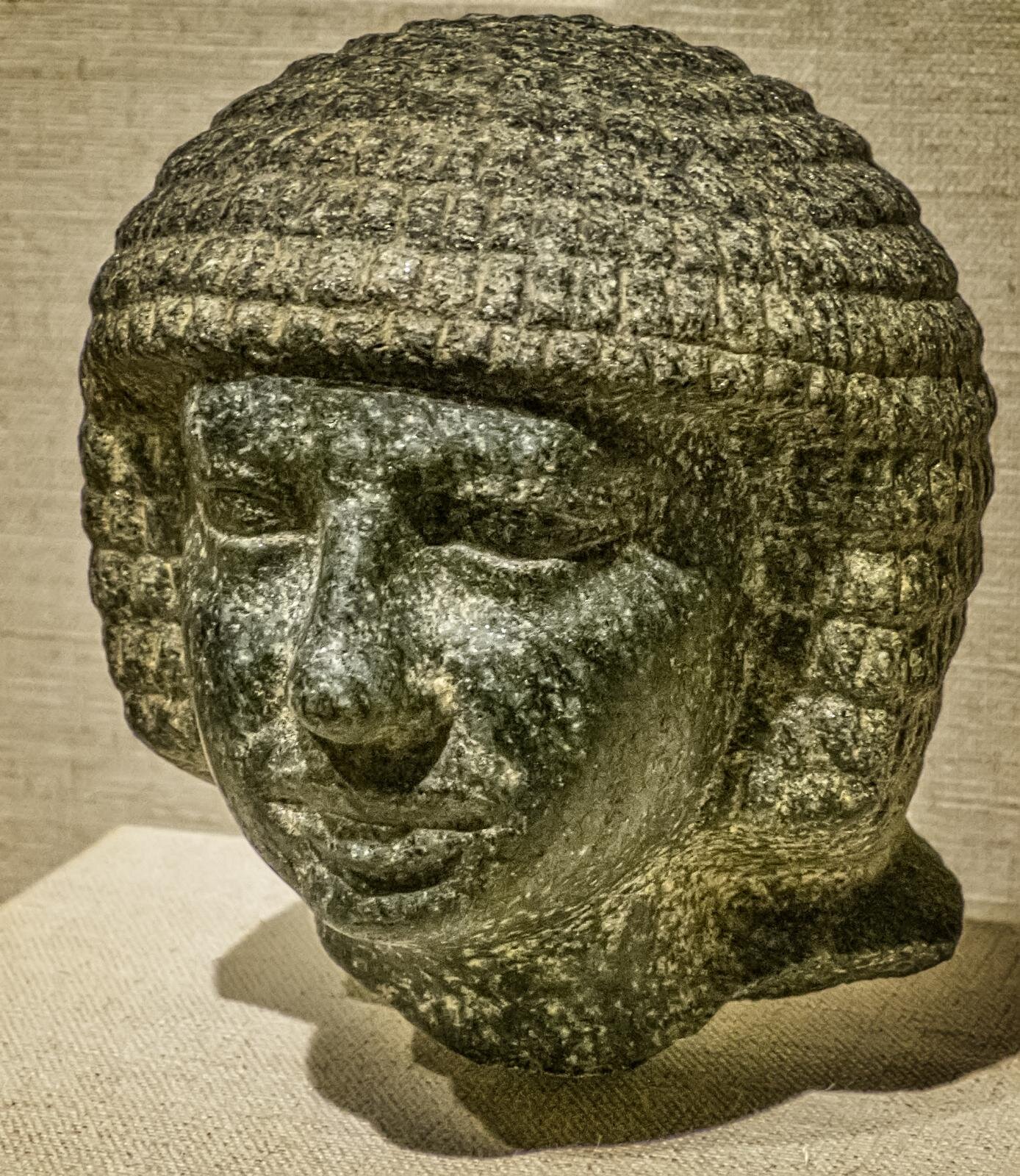 Яким був ідеал жіночої краси в Стародавньому Єгипті: ви будете здивовані подібністю до сучасного