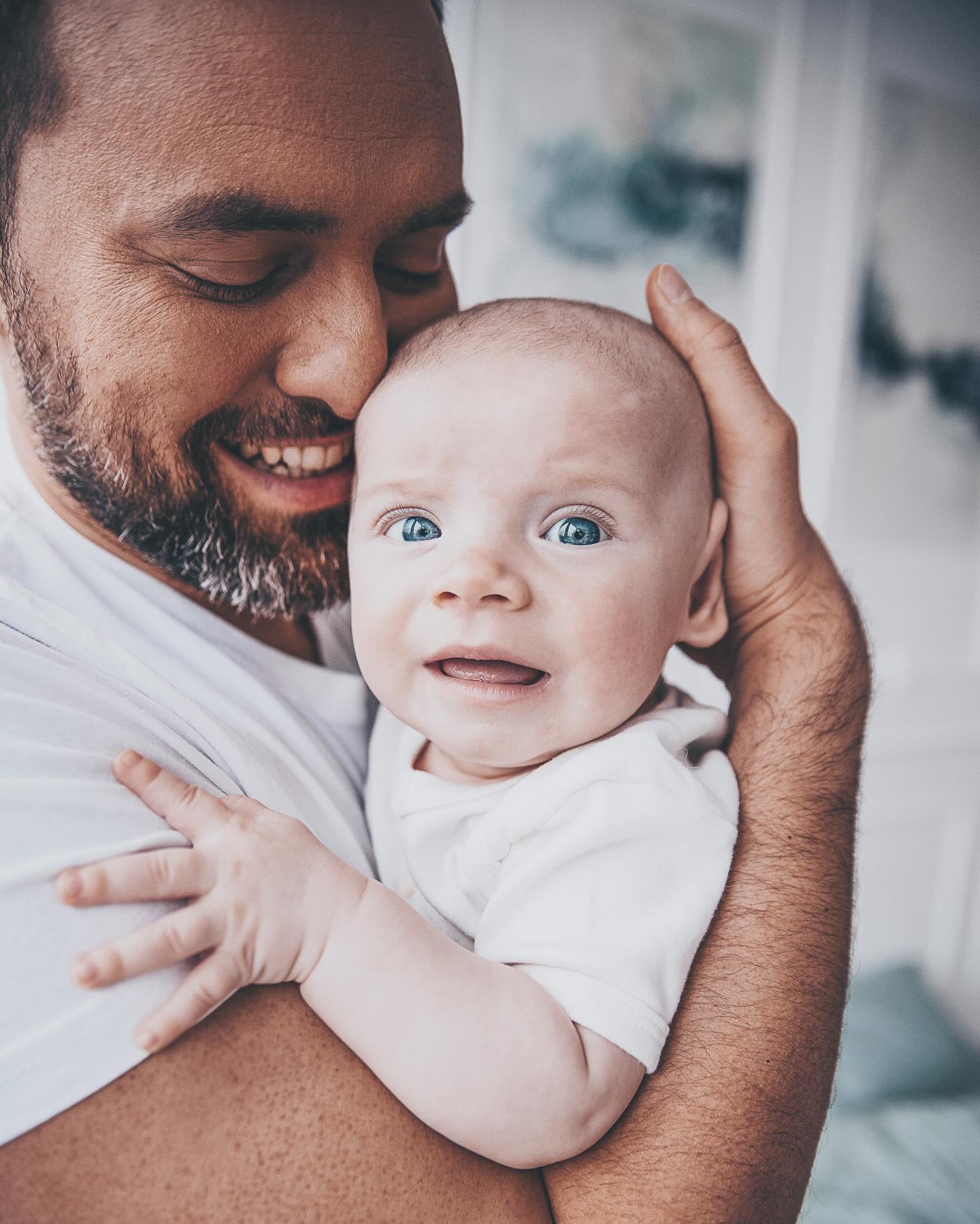 Мірошниченко зворушливо привітав сина з 4-річчям і показав архівні фото: "Мій маленький геній"