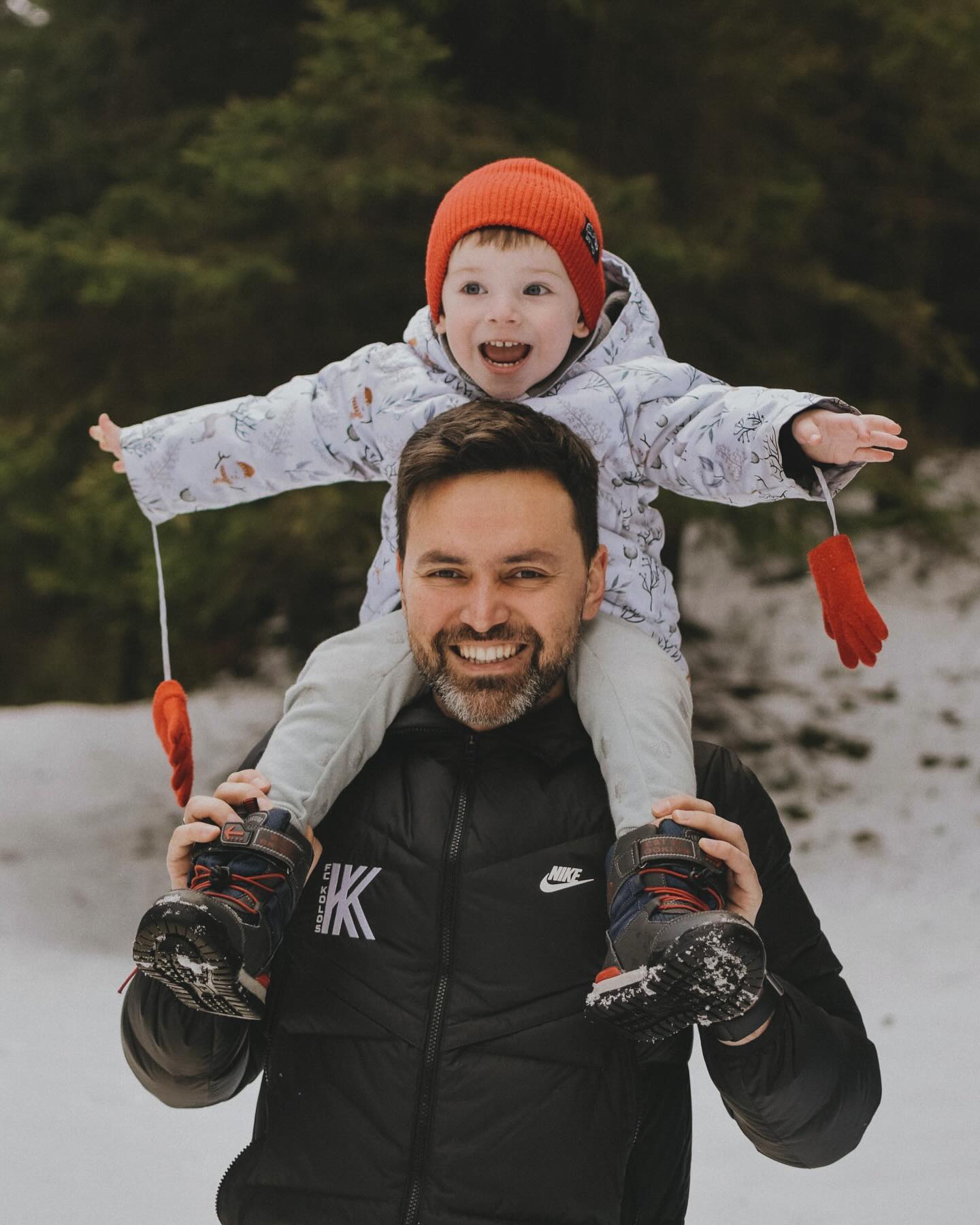 Мірошниченко зворушливо привітав сина з 4-річчям і показав архівні фото: "Мій маленький геній"