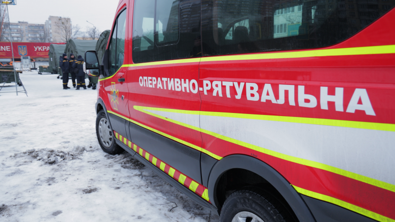 "Никто никуда не поедет". Репортаж с Троещины, где люди живут без отопления