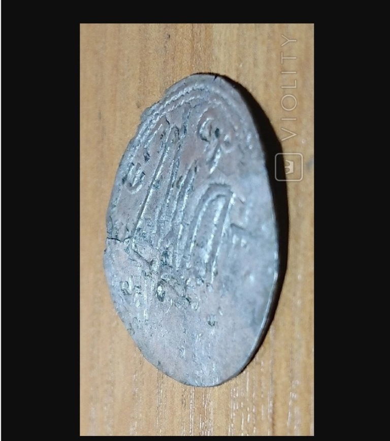 Рідкісну монету з гербом України продають за шалені гроші: ось як вона виглядає (фото)