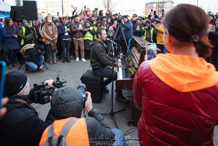 "Деньги на войне - это плохо": Святослав Вакарчук рассказал, сколько сейчас зарабатывает