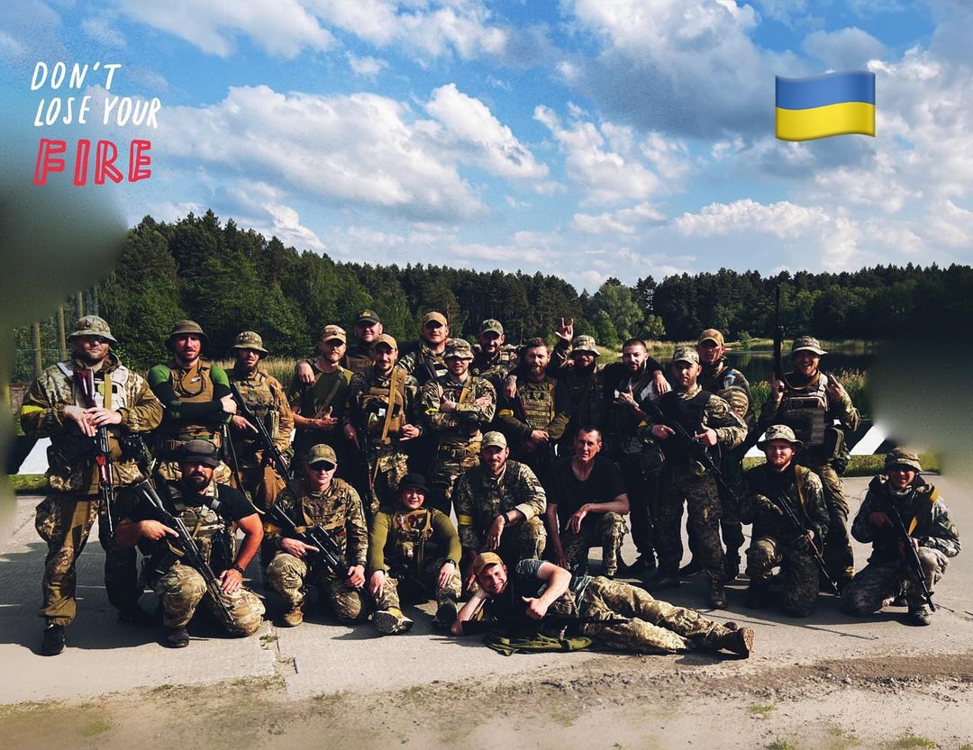 Дмитро Дікусар вперше за три місяці вийшов на зв'язок з фронту та показав, який має вигляд