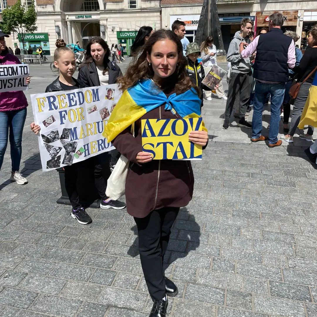 "Як би сумно не було, але люди забувають, що війна триває.". Волонтерка Соня - про пошук зниклих і силу українців