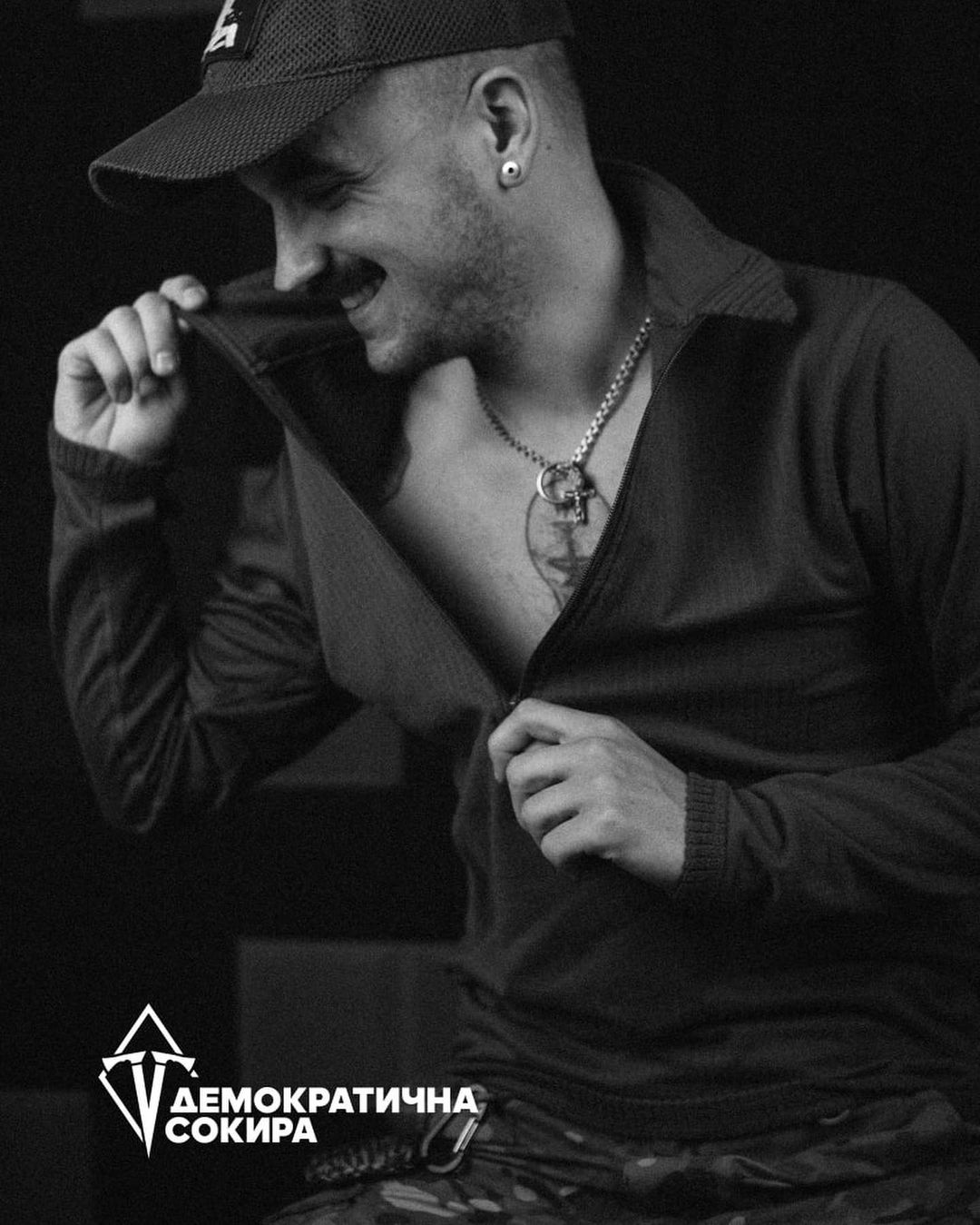 "Вдягни котика!": воїни ЗСУ знялись у гарячій фотосесії для збору коштів для армії