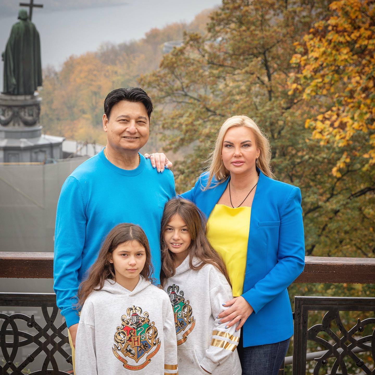 Найбагатша співачка України одягла військову форму і емоційно звернулася до росіян (відео)