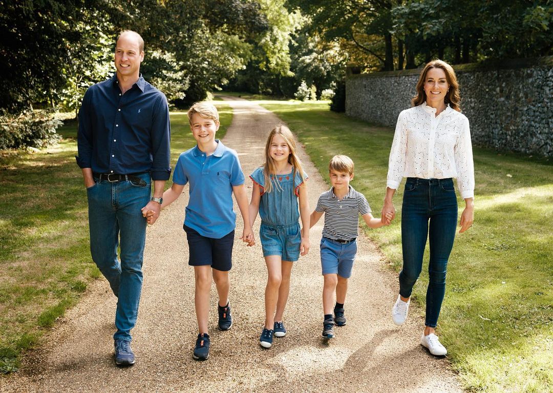 Кейт Міддлтон і принц Уільям показали миле сімейне фото для різдвяної листівки