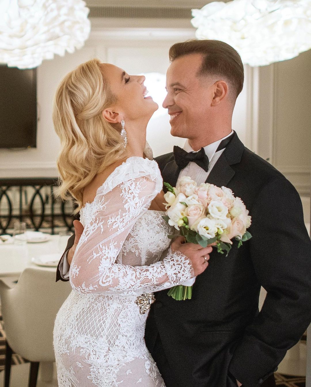 "Моє найбільше щастя": Лілія Ребрик у весільній сукні зачарувала красою (фото)