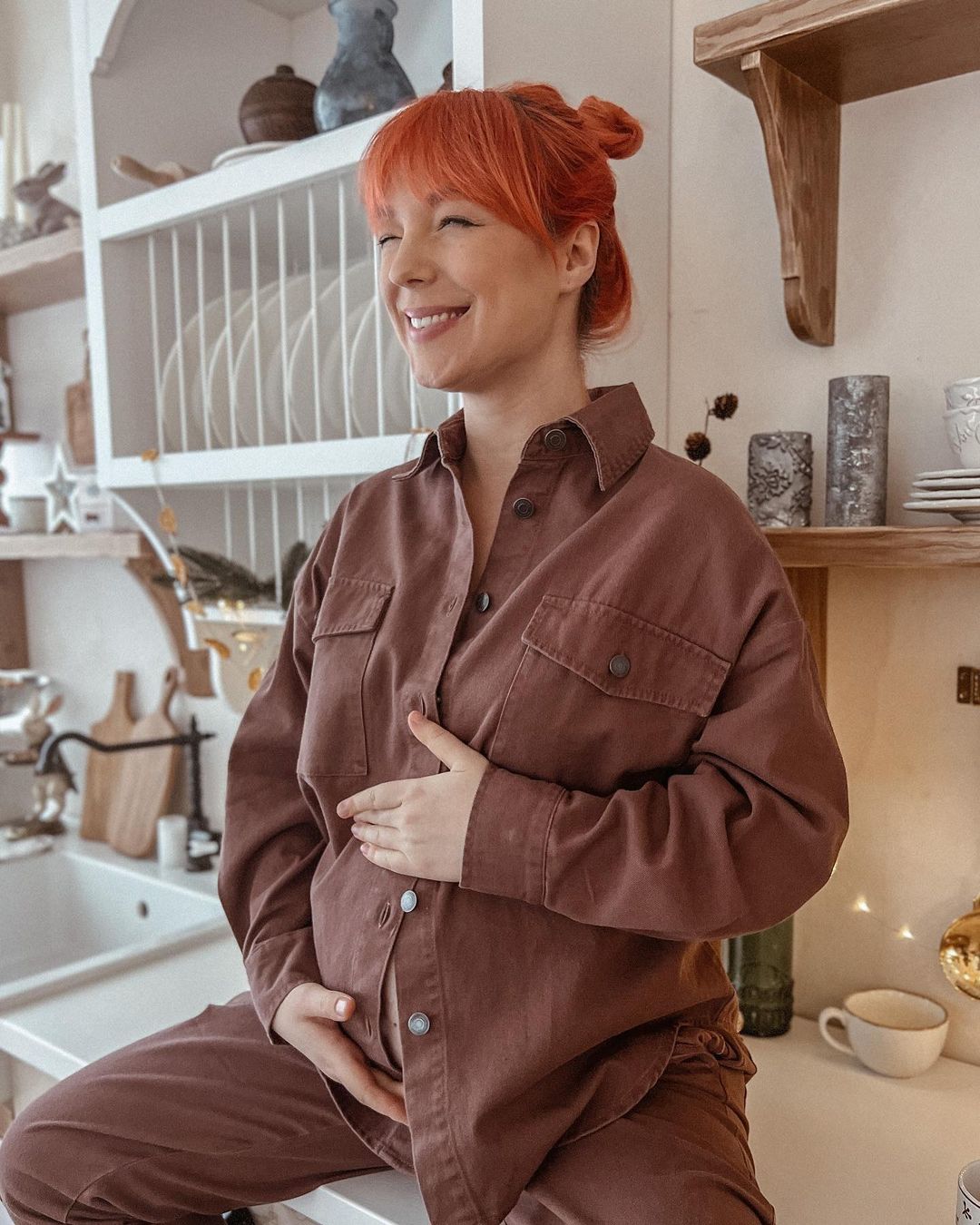 "Завжди тепла і ніжна": українська співачка замилувала вагітними фото