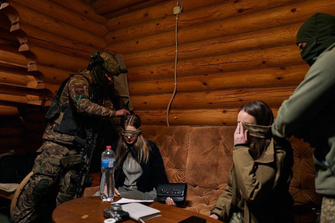 Военный сделал предложение девушке прямо на линии столкновения: трогательные фото