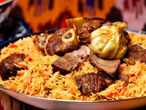 Досвідчені кулінари ніколи не додають ці спеції в плов. І страва виходить ідеальною