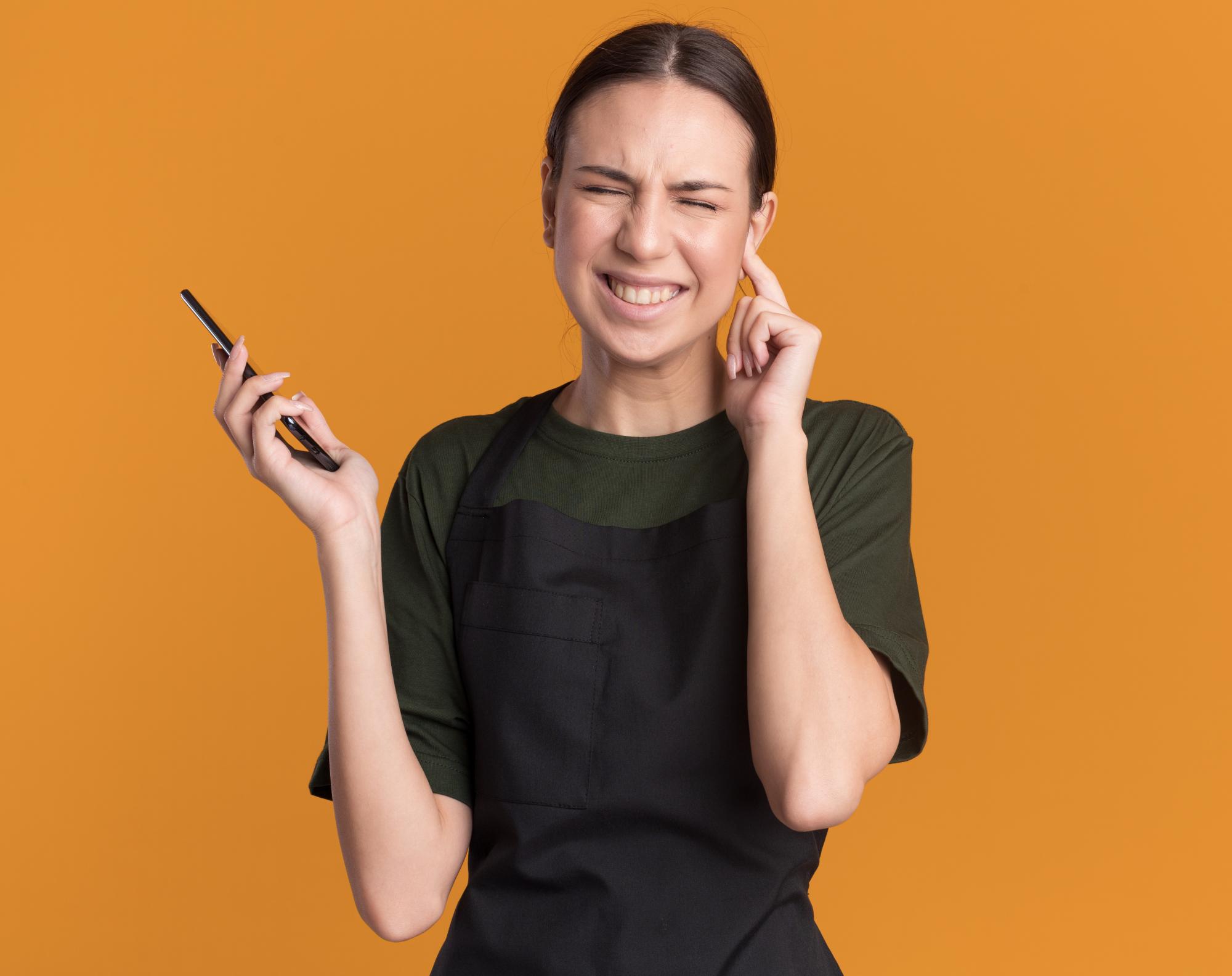 О чем свидетельствует звон в ушах и как избежать проблем