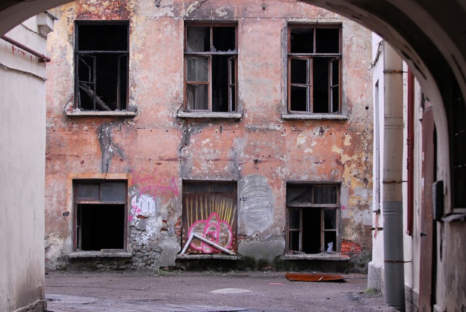 Не купуйте житло у таких районах: 10 ознак, що мають завчасно насторожити