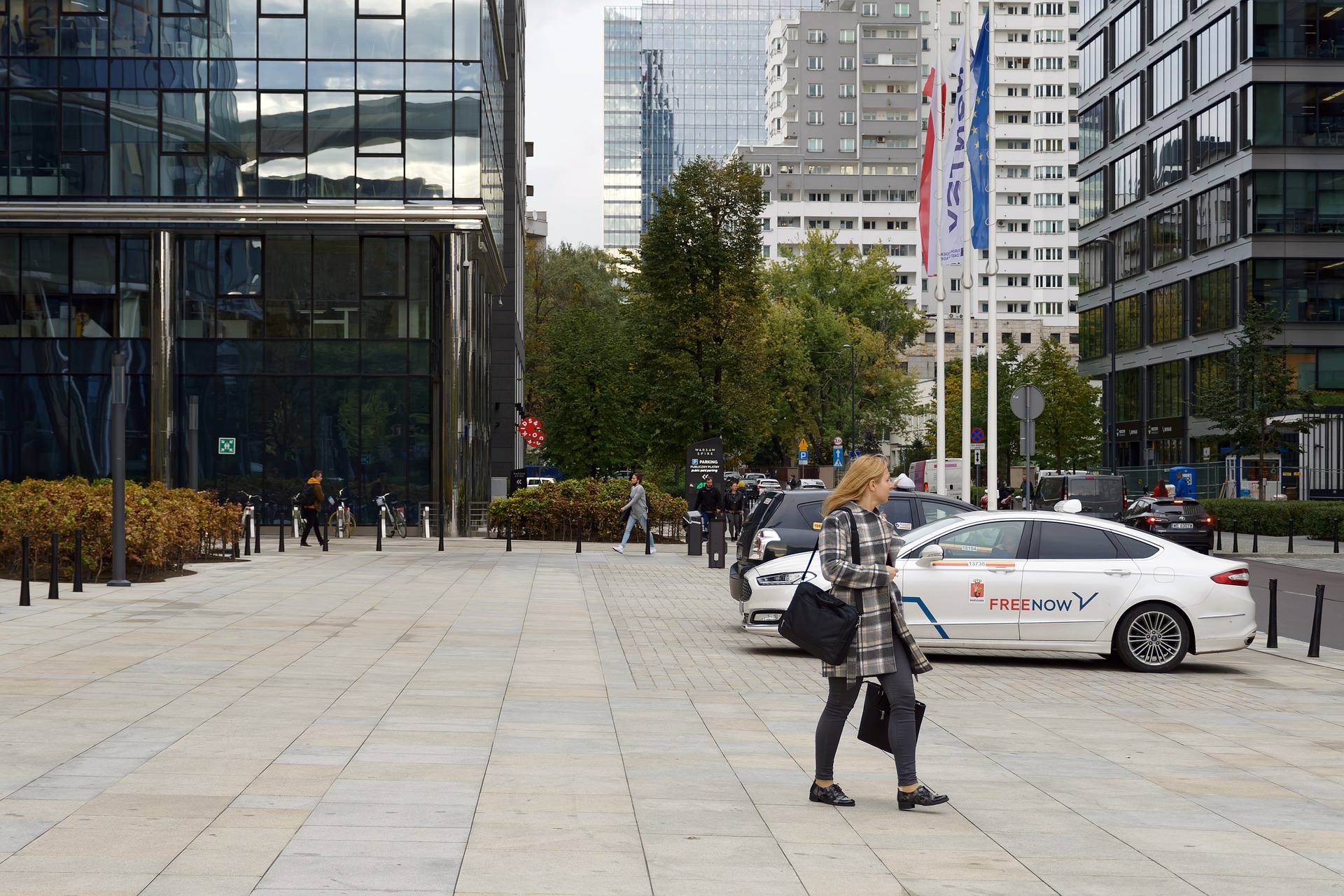 Таксі у Варшаві: скільки коштують поїздки та як замовити машину