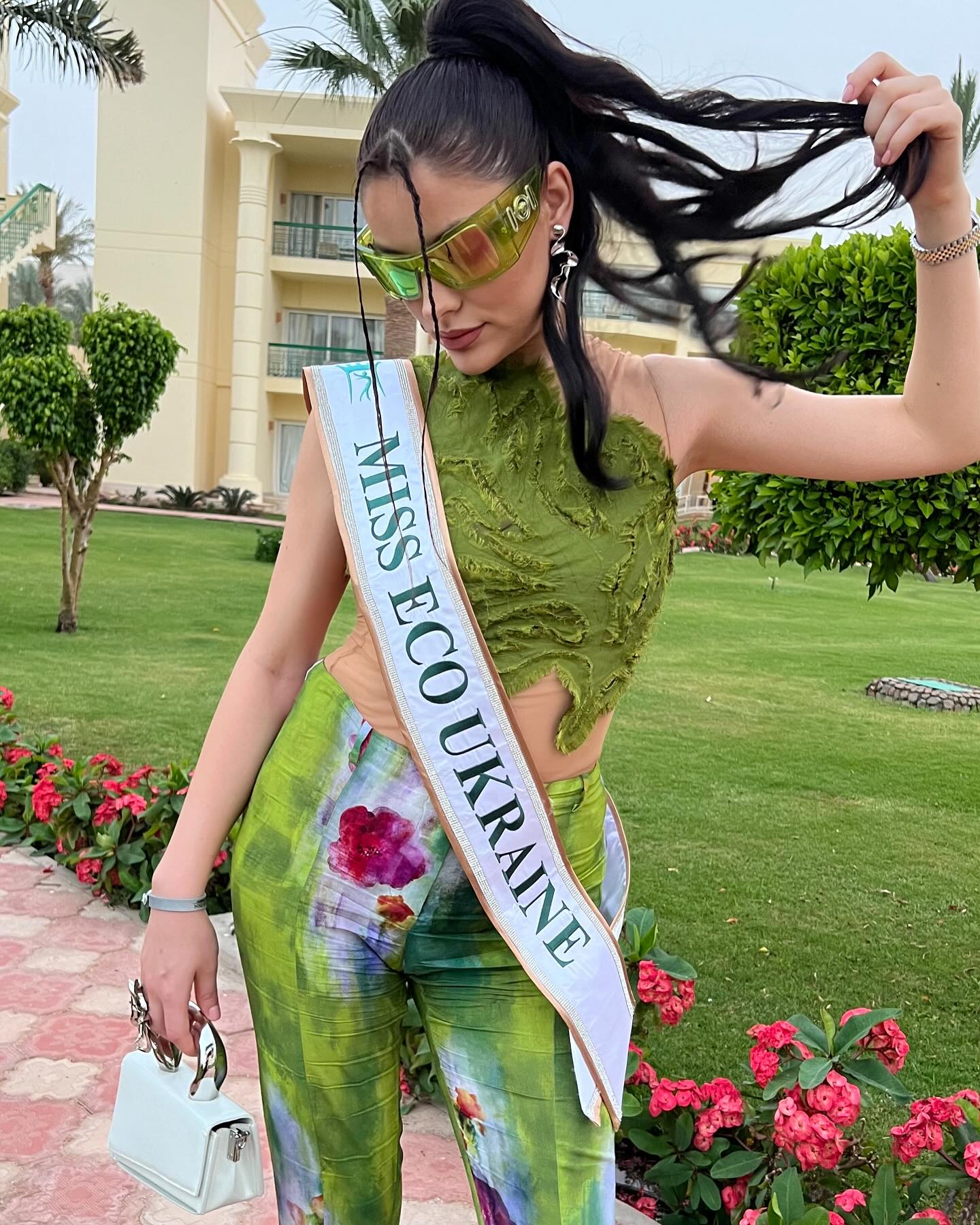 У якому вбранні Ангеліна Усанова прибула до Єгипту на Miss Eco International 2024