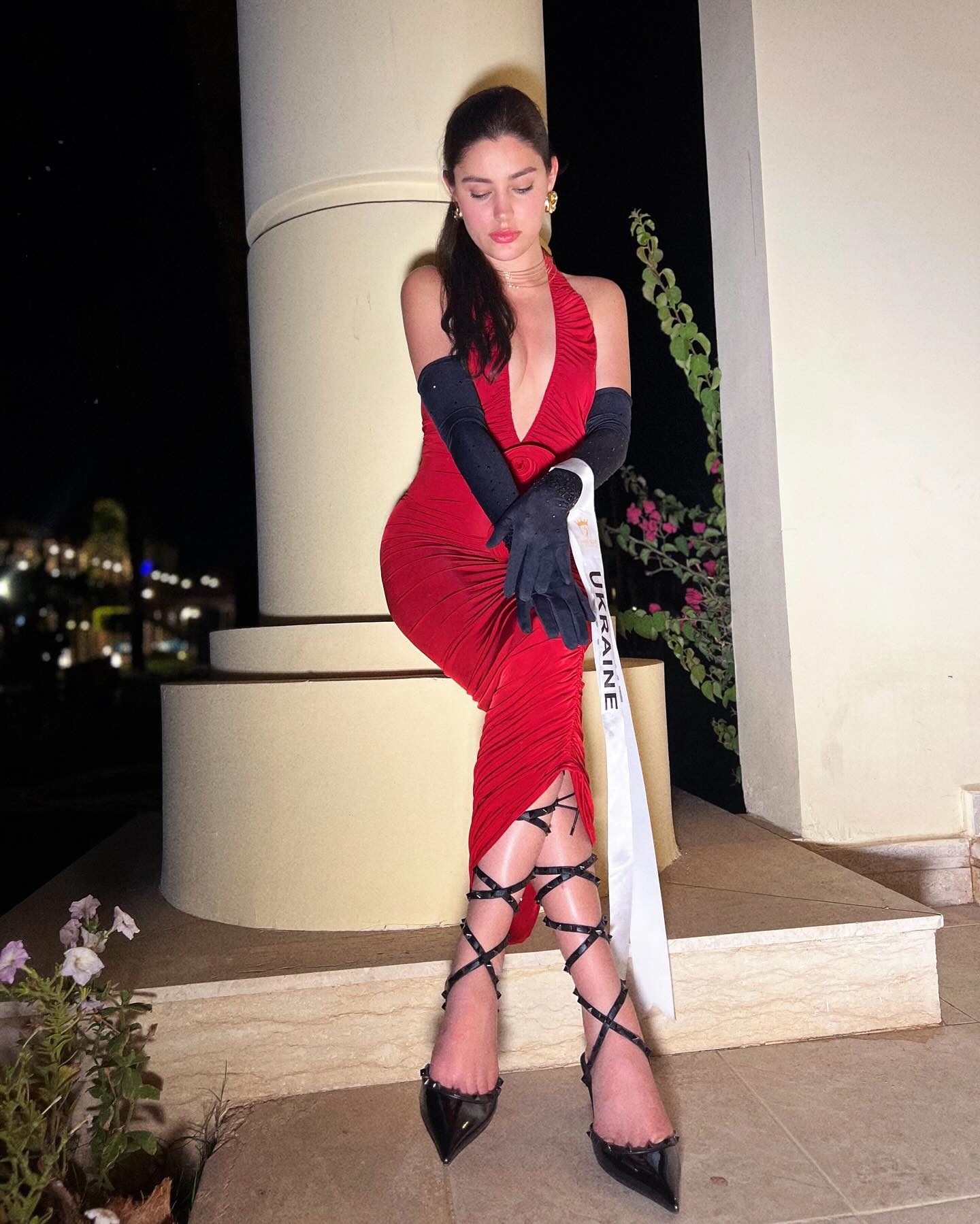 Ангеліна Усанова у романтичному образі показала важливість любові до себе (фото)