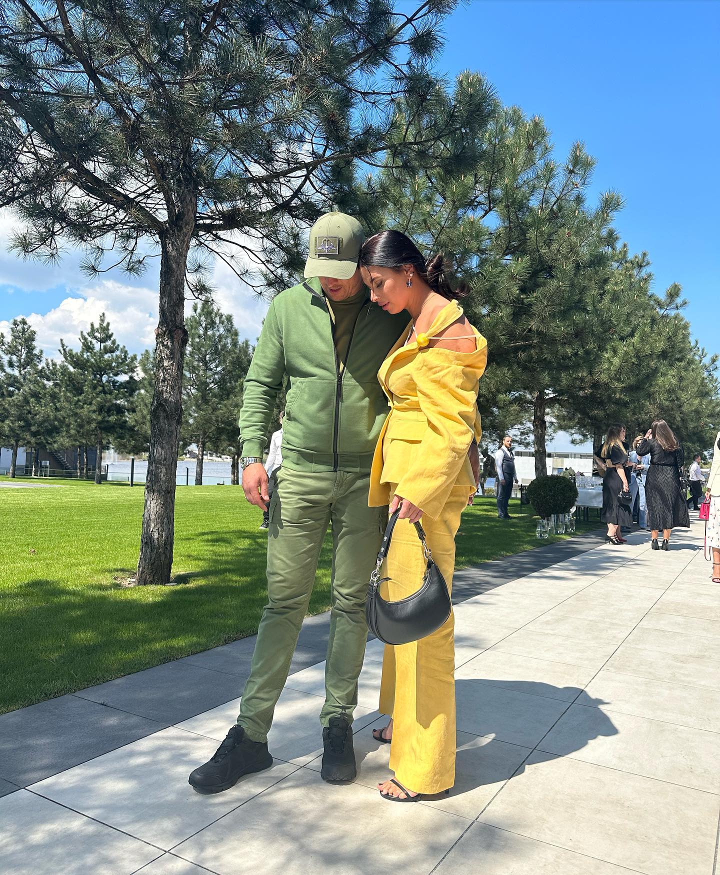 Українські зірки, які стануть батьками у 2024 році