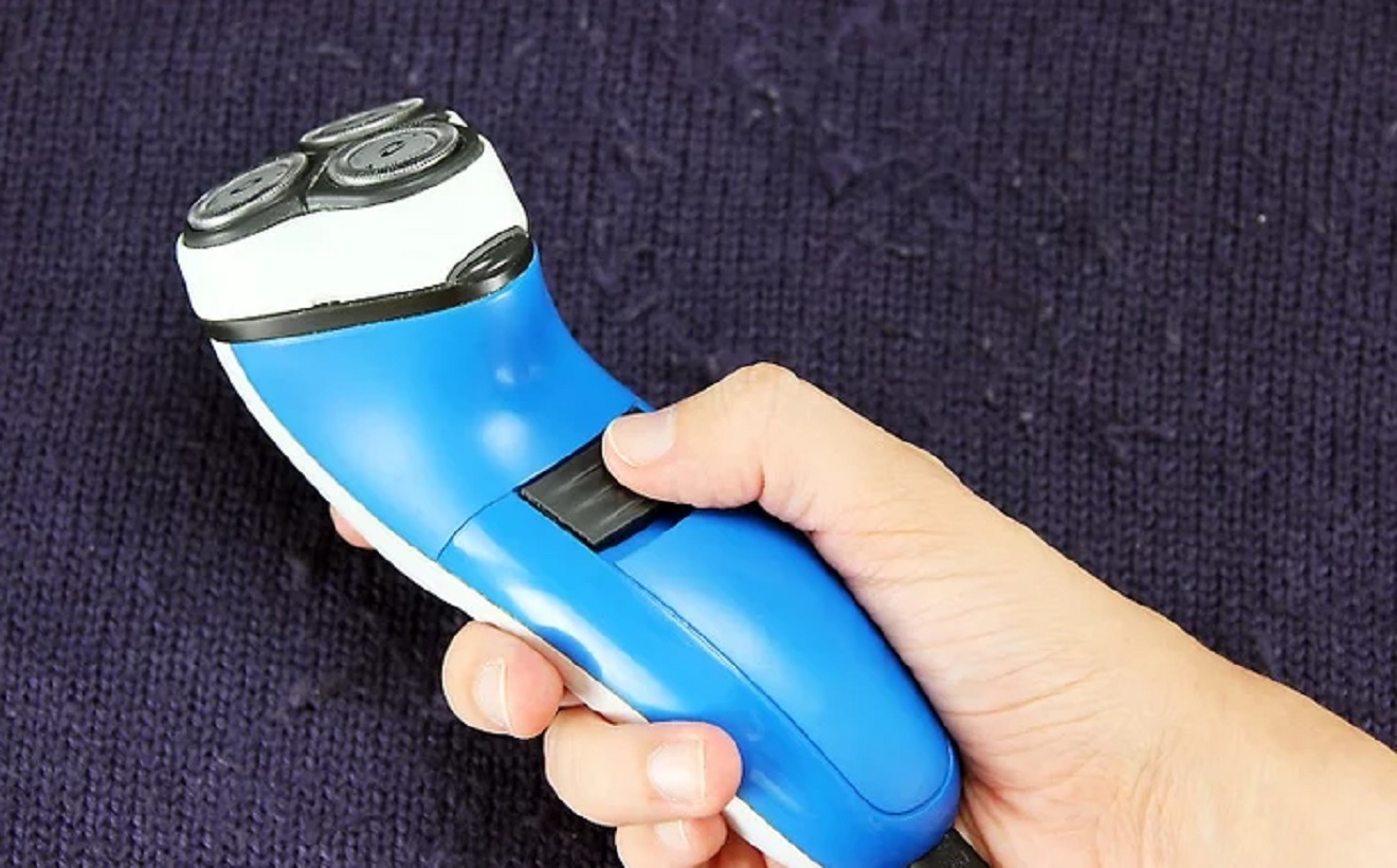 Машинка для видалення ковтунців: чи варто витрачати на неї гроші?