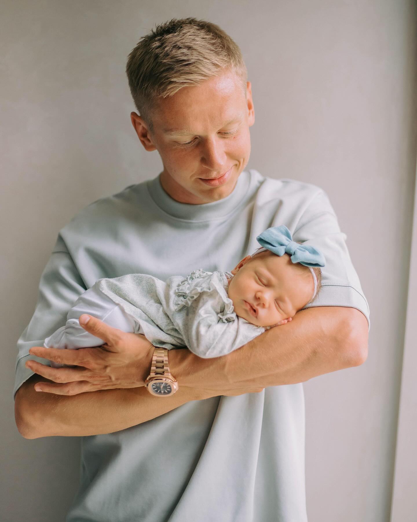 "Сильно любимо". Дружина Зінченка зворушливо привітала його з 27-річчям: ніжні сімейні фото