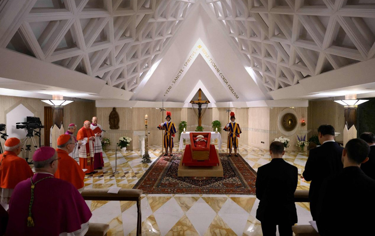 З'їдуться світові лідери, а охоронятимуть винищувачі. Головне про похорон Папи Римського