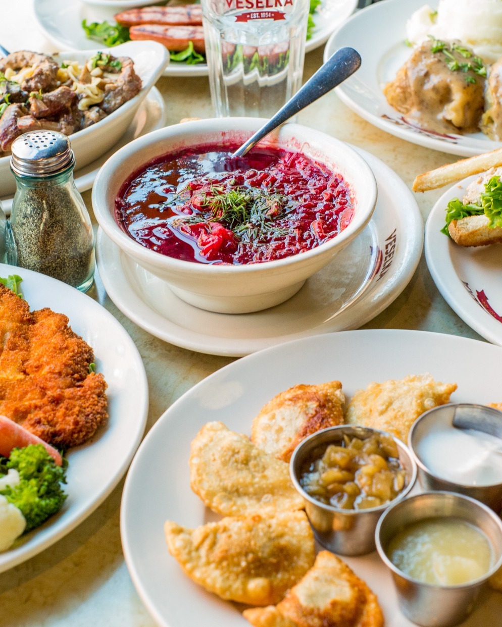 Борщ в Нью-Йорке: где попробовать и сколько за это придется заплатить