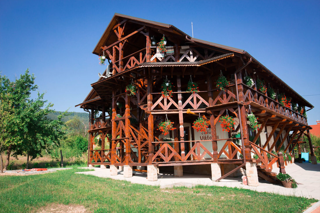 Бассейны и спа. Сколько стоит отдых на термальных водах Закарпатья осенью