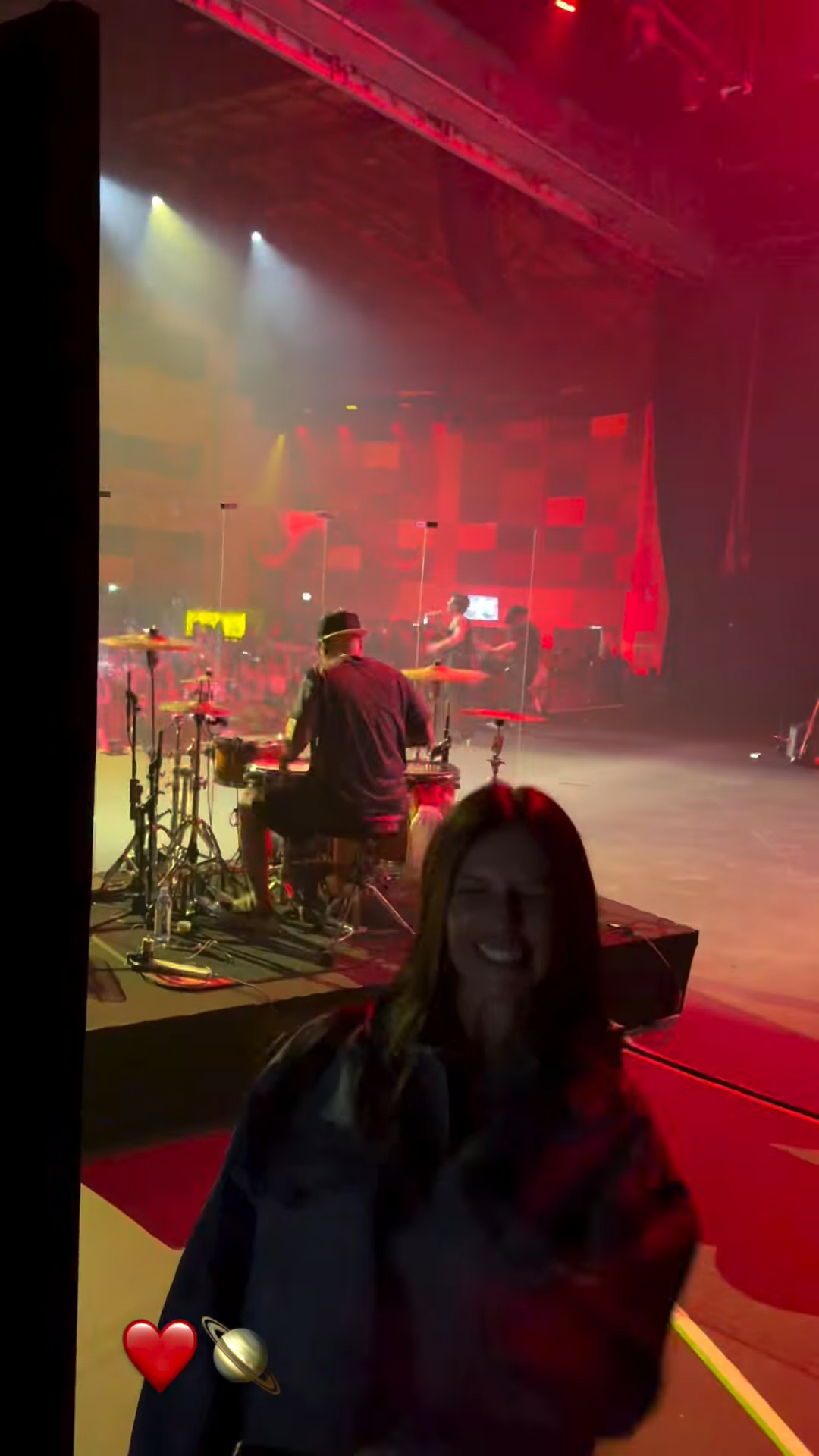 Алхім розлютила мережу: розважалася на концерті артиста, який відкрито підтримав Путіна