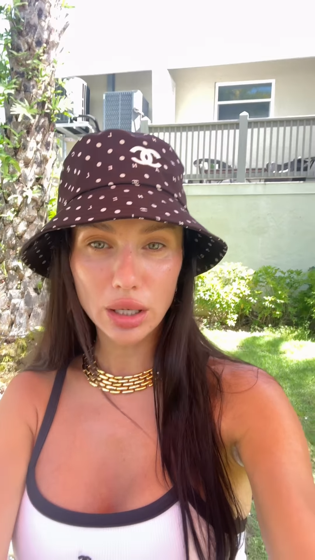 Як Білодід, Мартиновська і зірка "Холостяка" ховаються від спеки без кепок: круті варіанти для модниць