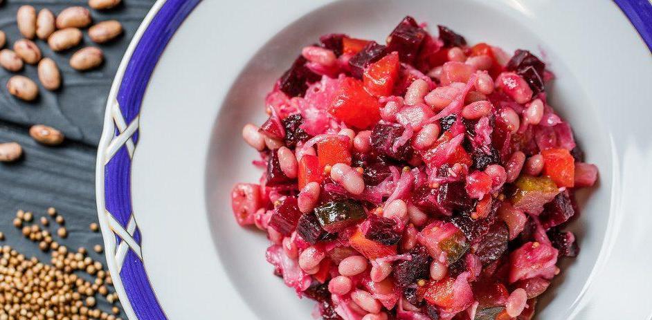 5 смачних салатів без майонезу на Новий рік, які швидко готувати: рецепти з фото