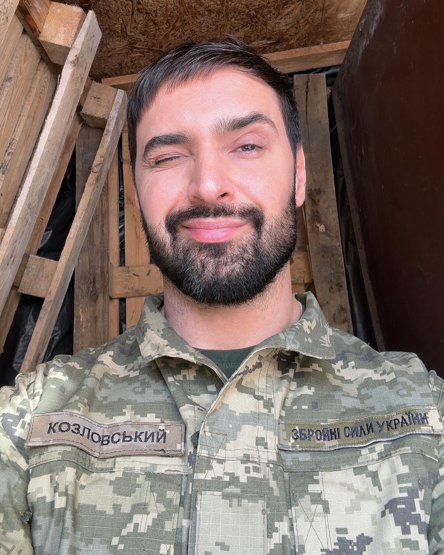 "Пишу і реву": Козловський зі сльозами на очах поділився першими досягненнями сина