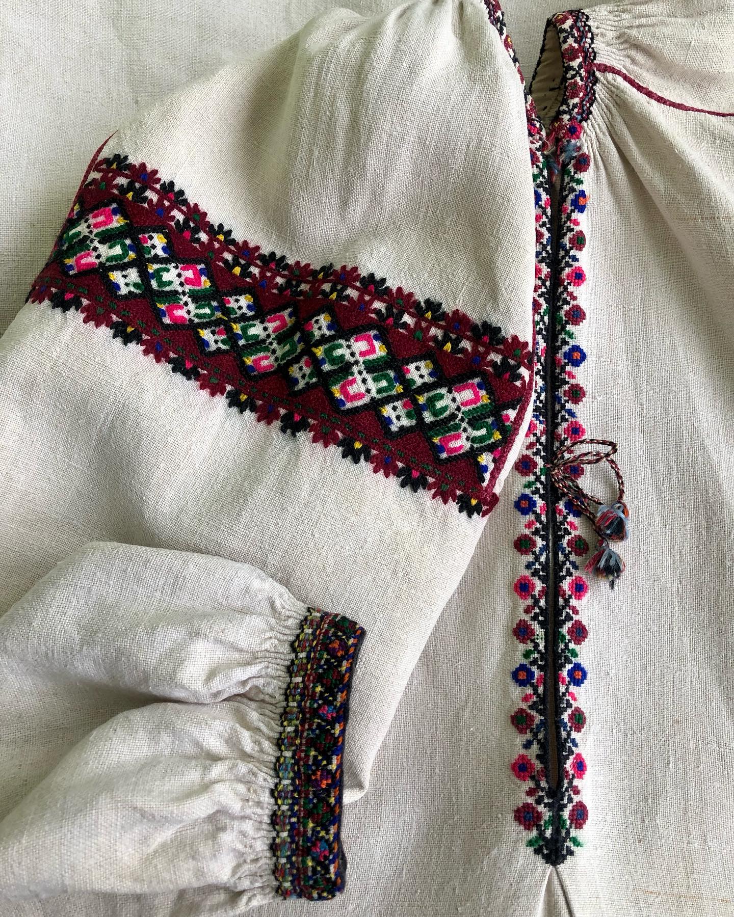 Этнолог Владимир Щибря: Сакральных символов в вышиванках нет - это миф, не подтвержденный наукой