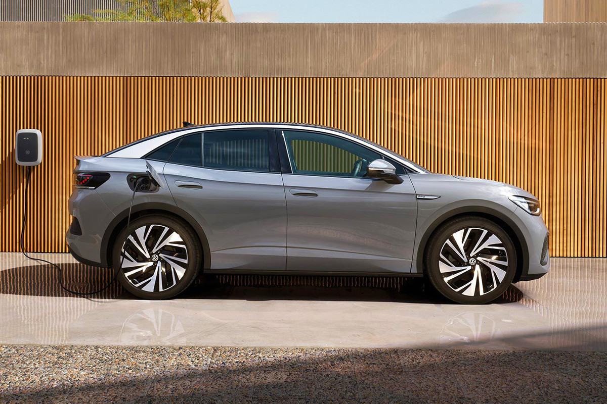 Електричний кросовер VW ID.5 та зарядки Tesla Supercharger всім охочим. Головне зі світу авто
