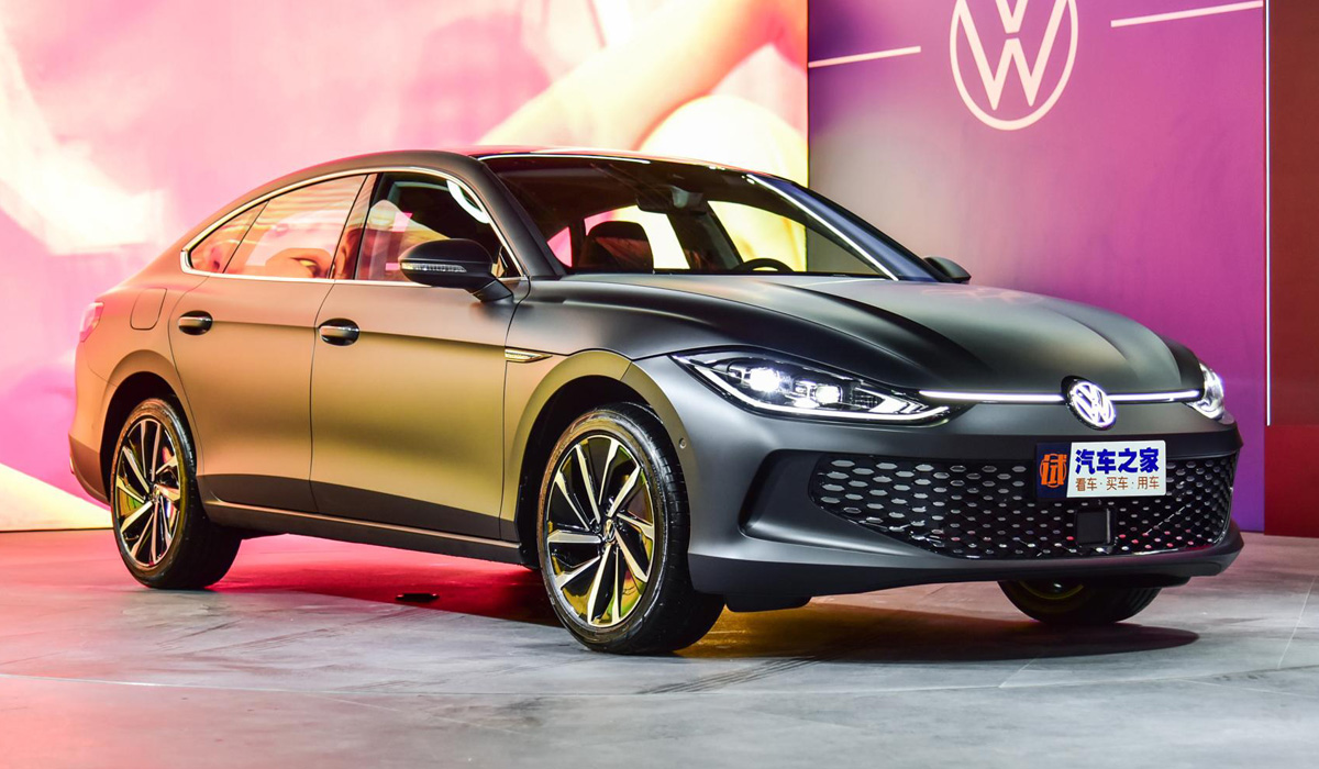 Безрамочные двери и светящиеся эмблемы: Volkswagen представил доступную альтернативу Passat